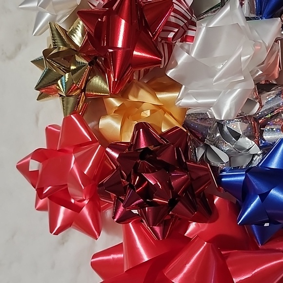 HUGE ASSORTMENT OF CHRISTMAS BOWS - Picture 7 of 7